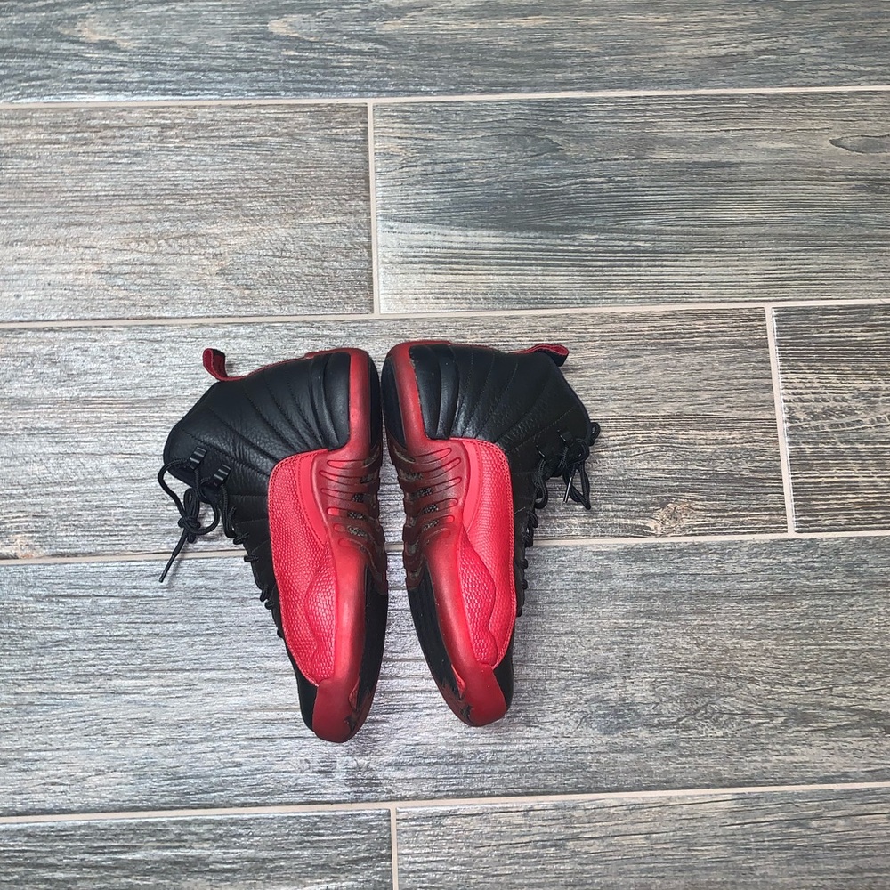 Air Jordan 12 Retro BG Flu - Picture 3 of 7